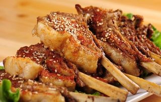 烤羊腿图片