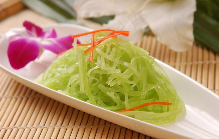炝拌莴笋丝图片