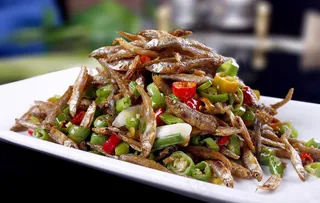 香酥嫩仔鱼图片