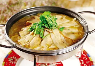 干锅酸菜氽白肉图片