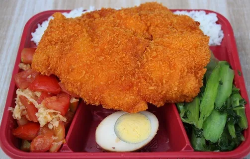 香酥鸡排套饭图片