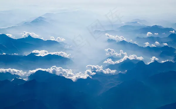 山峰山脉图片