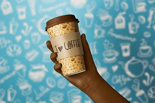 手拿咖啡杯样机