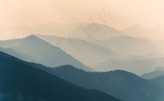 山峰山脉图片