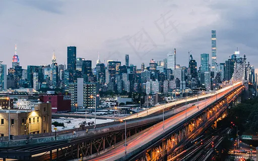 傍晚城市建筑图片