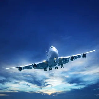 空中飞翔的客机 空中飞翔的客机