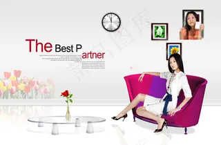 沙发上的长发美女