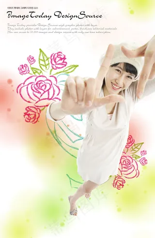 比划手势的美女