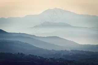 山峰山脉图片