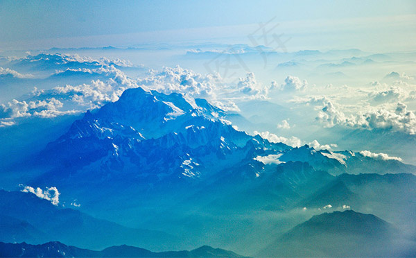 山峰山脉图片