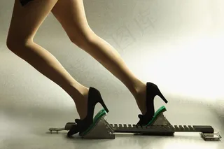 开跑的职业女性