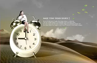 闹钟上的职场美女