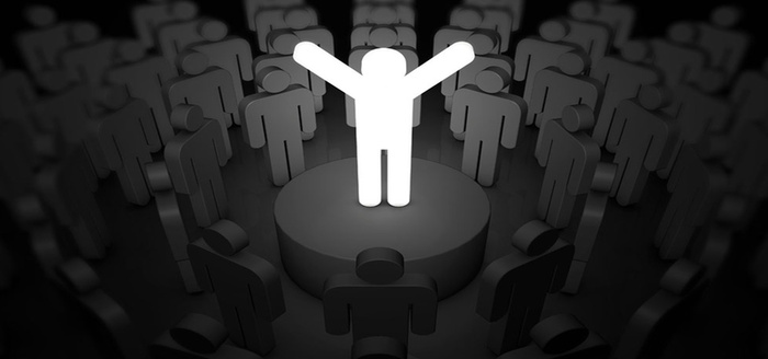 战站立的小人素材背景高清