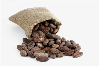 小麻袋装着一堆可可豆免抠