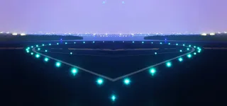 唯美夜色下的爱心灯光背景高清