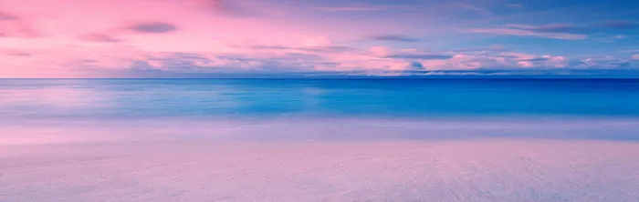 蓝色天空海水晚霞高清