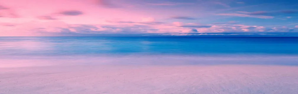 蓝色天空海水晚霞高清