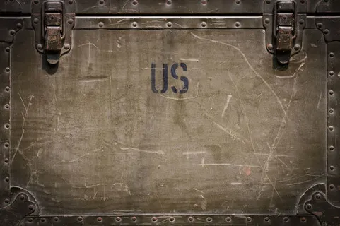 军事弹药箱背景免抠