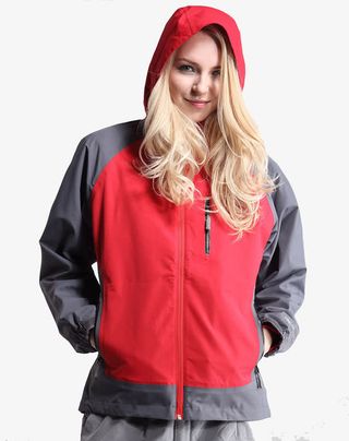 外国美女的冲锋衣免抠