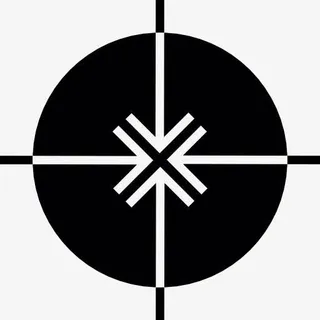 四个箭头指向中心图标免抠