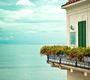 欧式建筑海景房阳台免抠 欧式建筑海景房阳台免抠