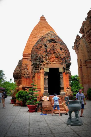 婆那加占婆塔图片免抠