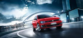 飞奔的汽车背景高清