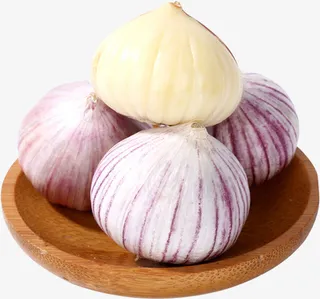 一盘新鲜的独头蒜免抠