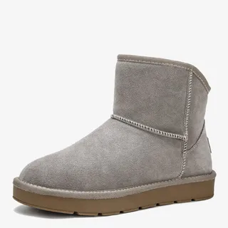 一个雪地靴免抠