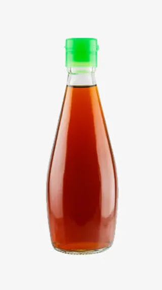 一小瓶盖好的食用油免抠