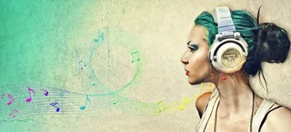 手绘绿色美女耳机背景高清