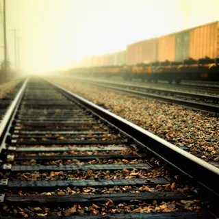 男装铁路背景高清