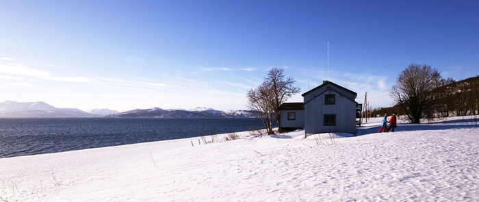 雪地小屋背景高清