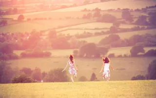 高清创意环境渲染效果奔跑的小女孩免抠