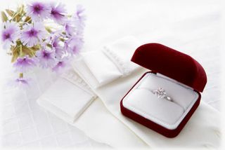 钻石戒指礼盒七夕情人节免抠