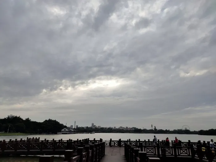 下雨前的天空高清