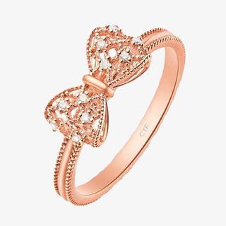 周大福小心意蝴蝶结钻石戒指免抠