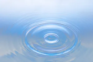 透明蓝色滴落水波纹免抠