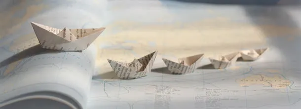 白色的小纸船免抠