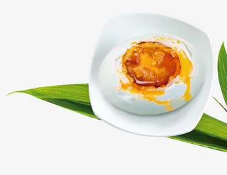 绿叶上的咸鸭蛋免抠