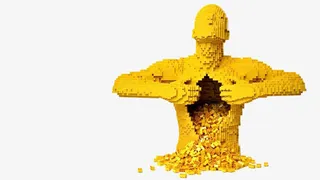 金钱堆成的人像免抠