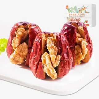 良品铺子抱抱果红枣夹核桃仁免抠