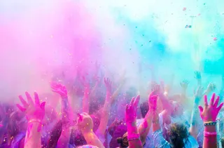 音乐会上舞动的人群免抠