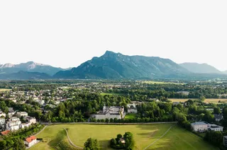 山脚下的小村庄免抠背景摄影风景元素