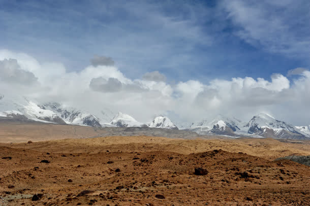 天空白云土地山峰免抠