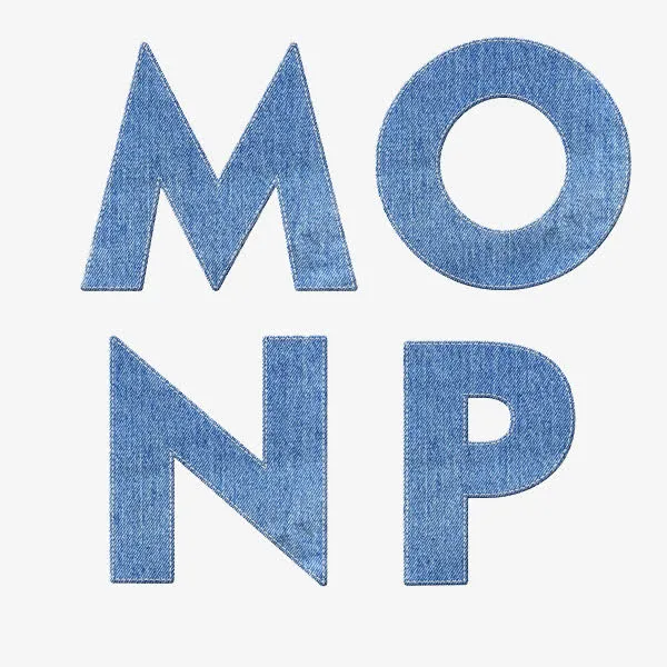 浅蓝色牛仔英文字母MONP免抠