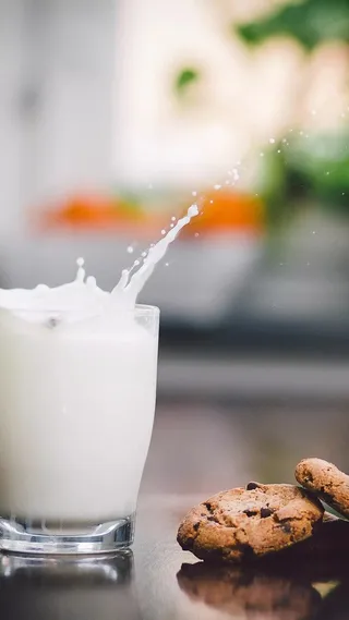 营养早餐牛奶饼干H5背景高清