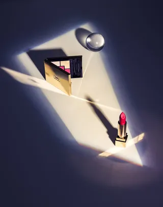 口红粉底海报背景化妆品