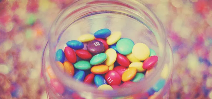 儿时的回忆复古巧克力糖豆背景高清 儿时的回忆复古巧克力糖豆背景高清