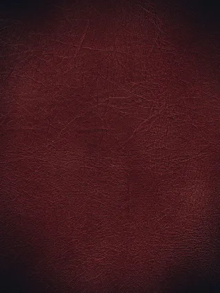 深红色皮革背景